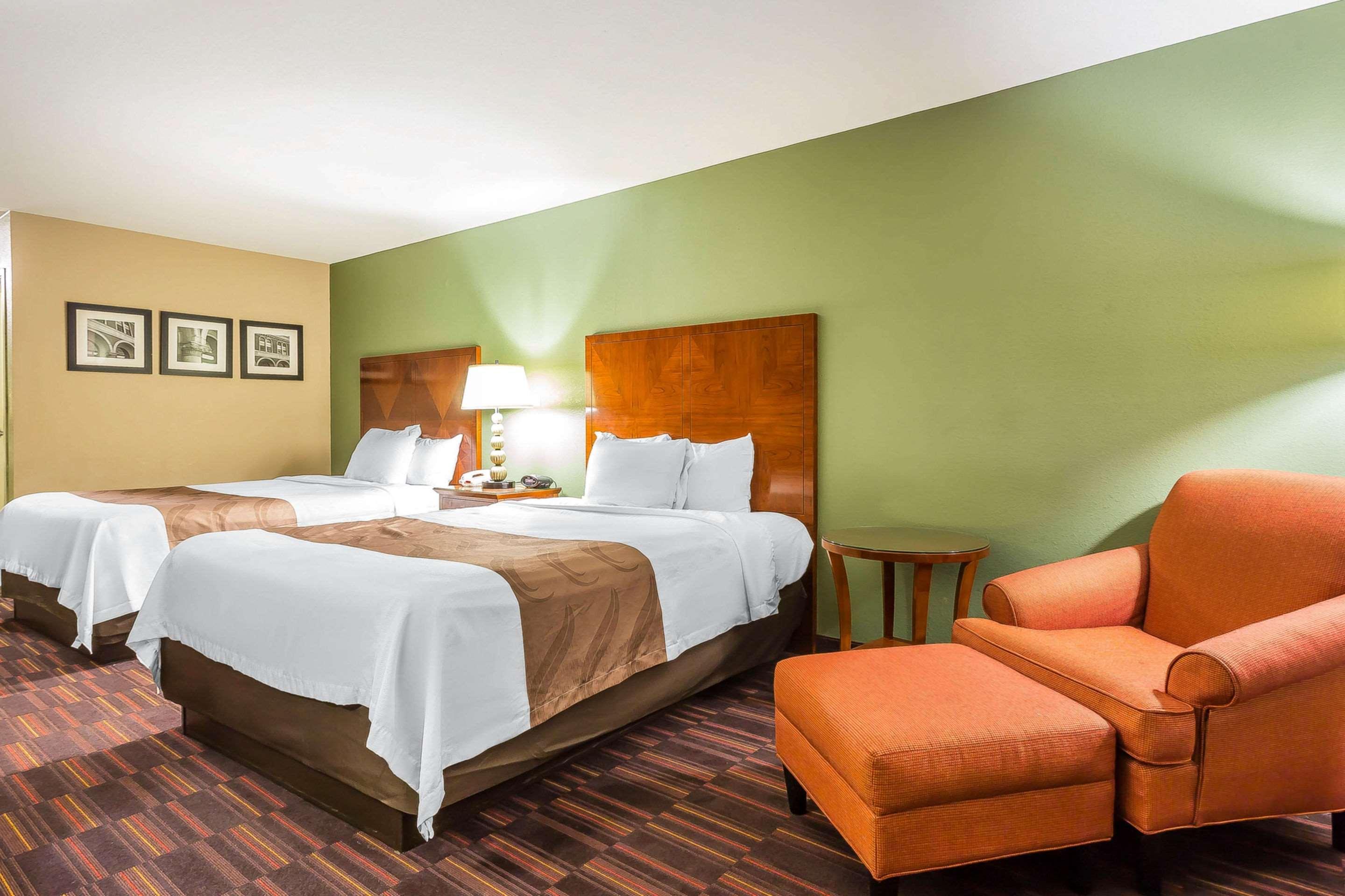 Quality Inn & Suites Near Robins Air Force Base Уорнер-Робинс Экстерьер фото