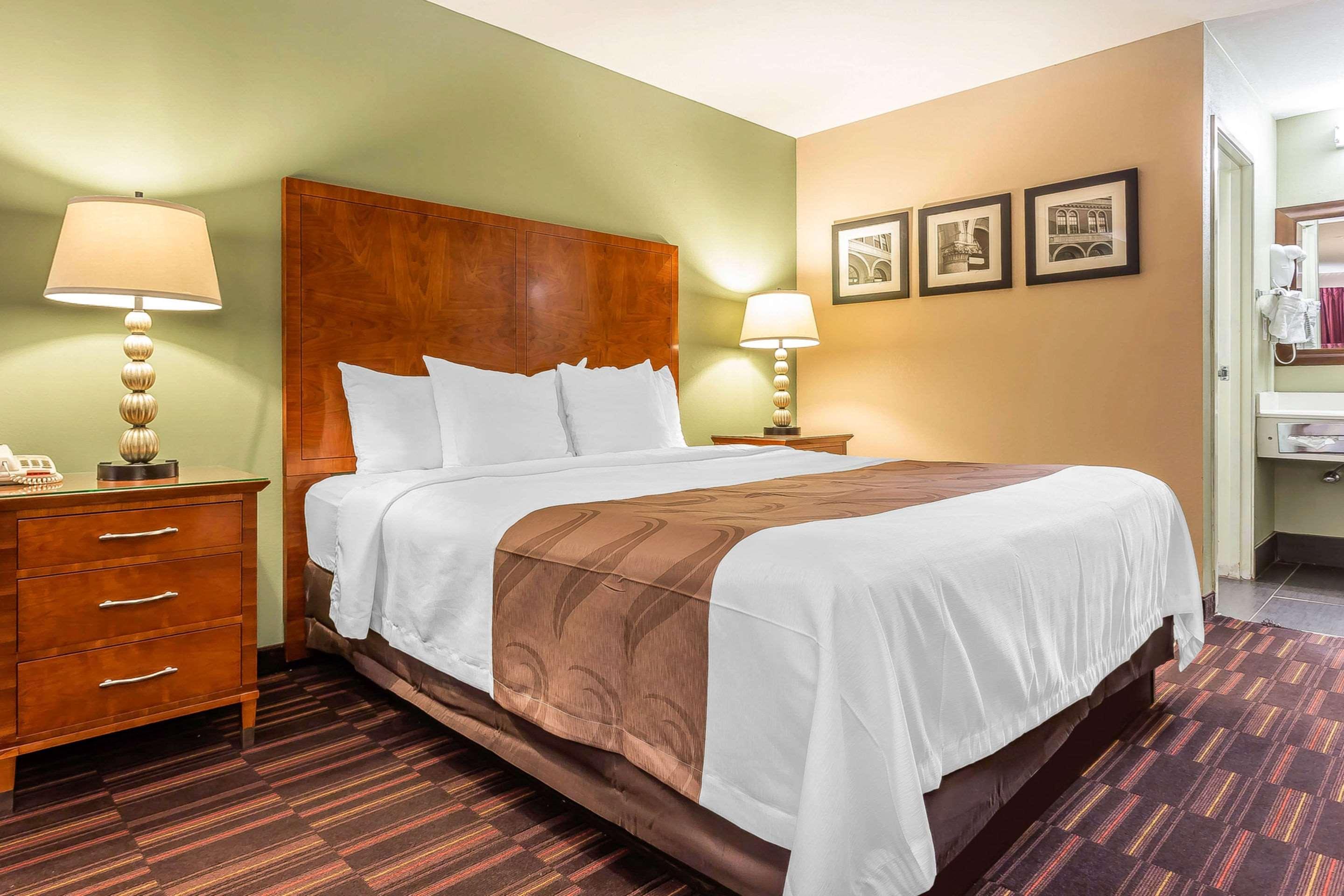 Quality Inn & Suites Near Robins Air Force Base Уорнер-Робинс Экстерьер фото