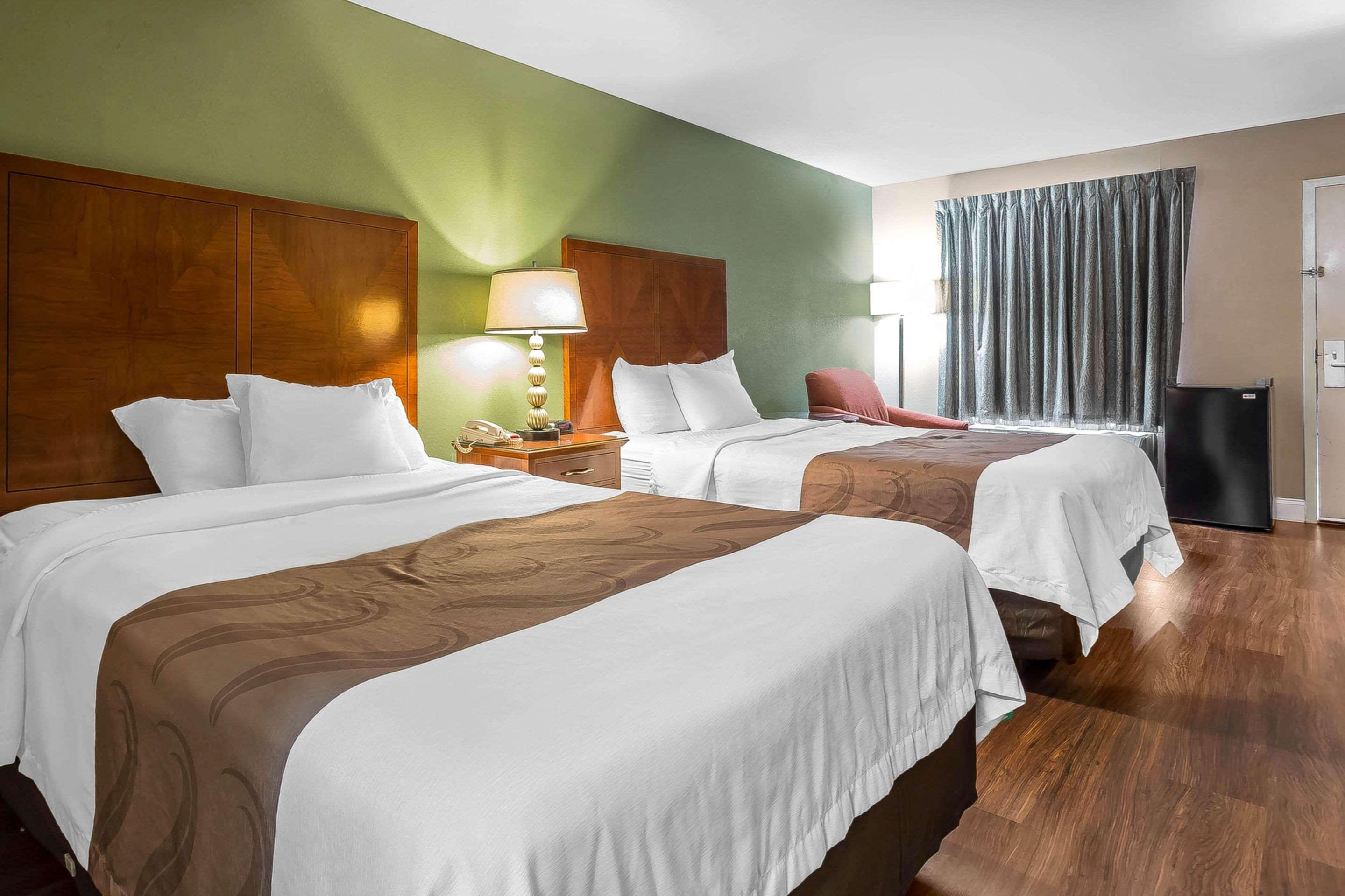 Quality Inn & Suites Near Robins Air Force Base Уорнер-Робинс Экстерьер фото