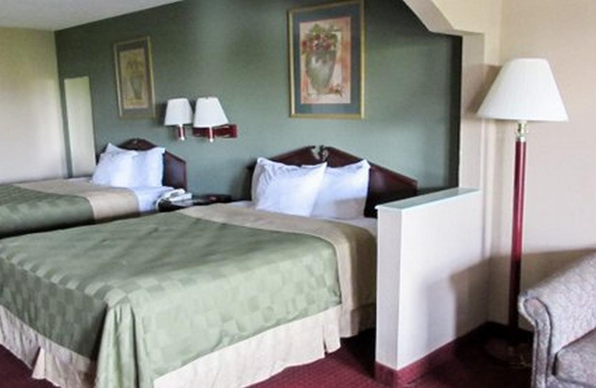 Quality Inn & Suites Near Robins Air Force Base Уорнер-Робинс Экстерьер фото