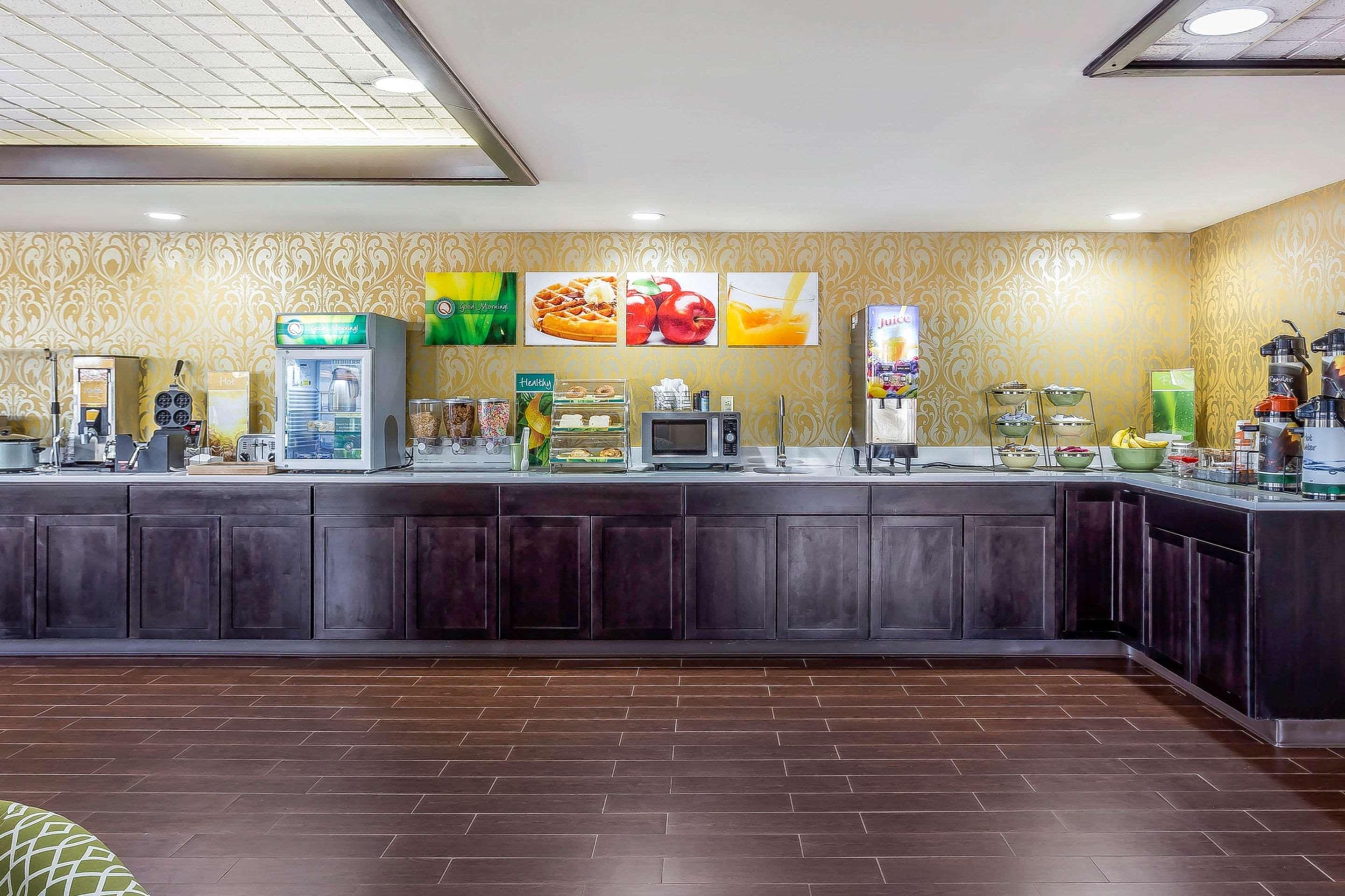 Quality Inn & Suites Near Robins Air Force Base Уорнер-Робинс Экстерьер фото