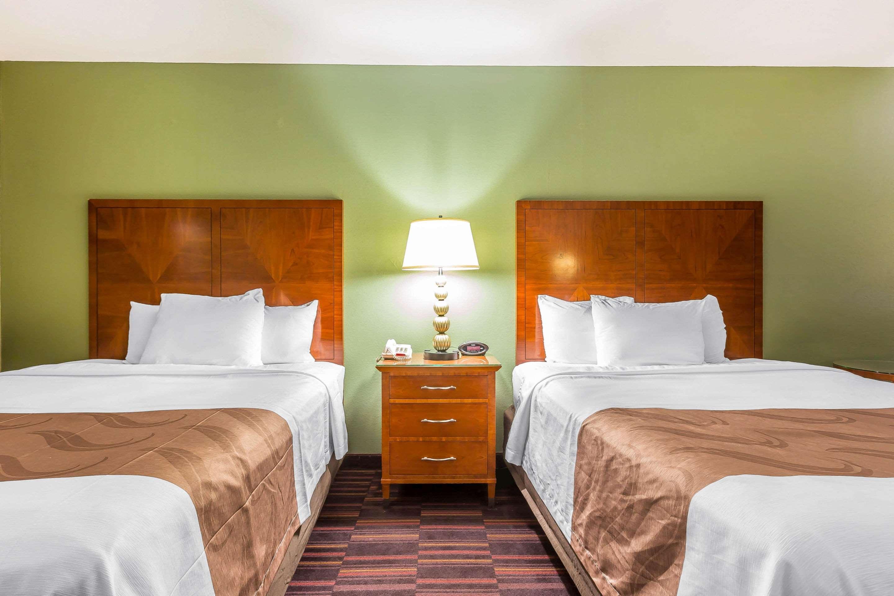 Quality Inn & Suites Near Robins Air Force Base Уорнер-Робинс Экстерьер фото