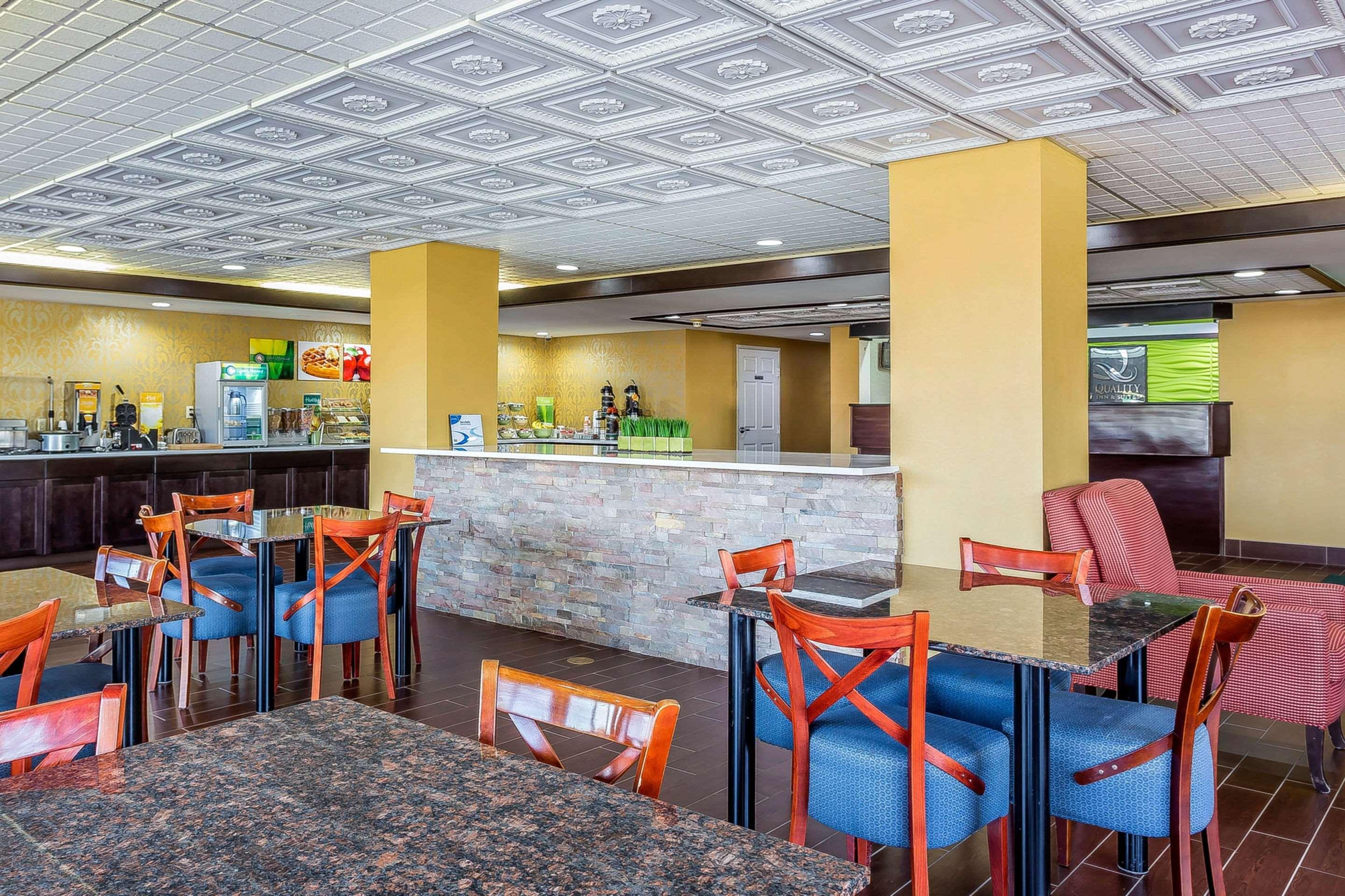 Quality Inn & Suites Near Robins Air Force Base Уорнер-Робинс Экстерьер фото