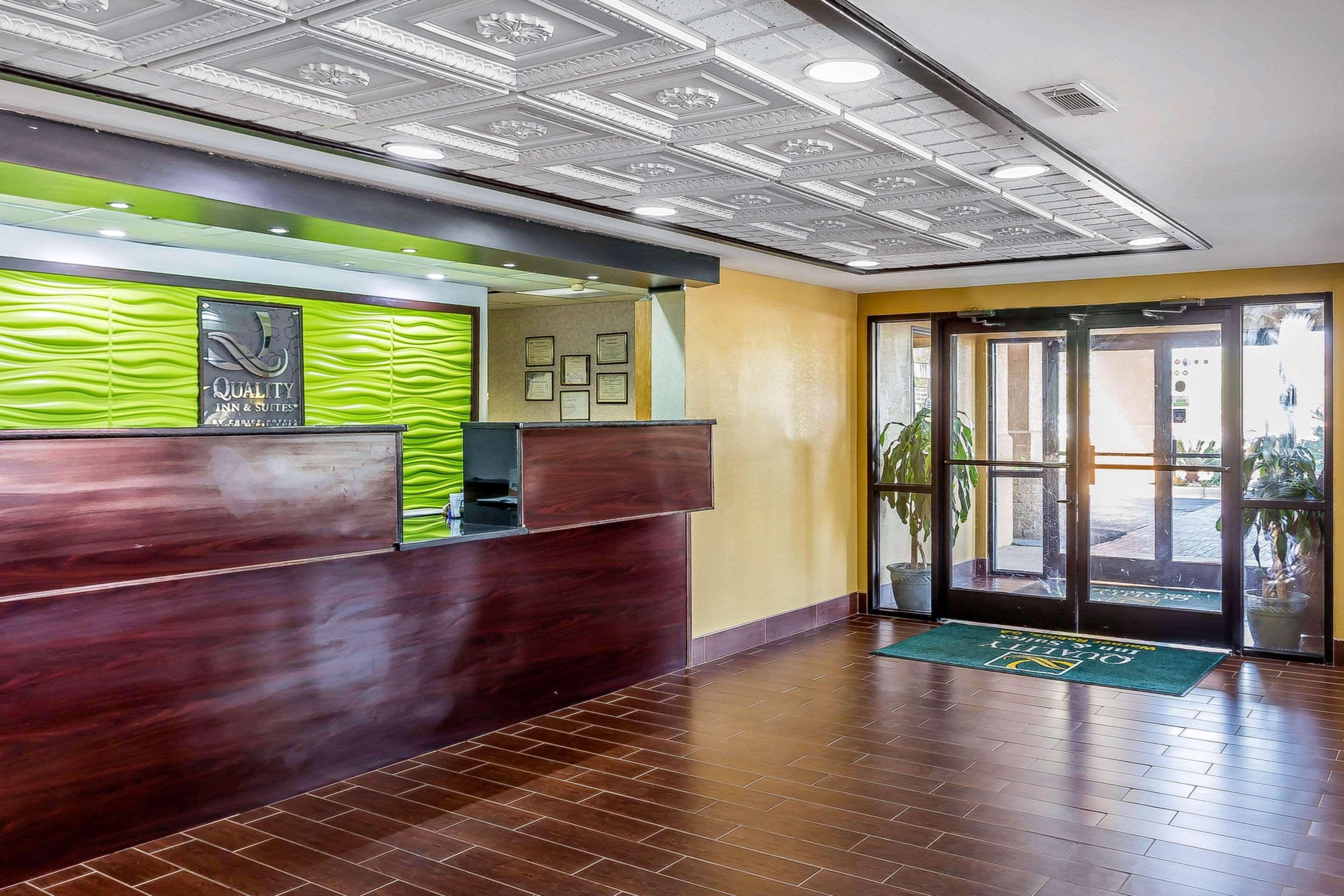 Quality Inn & Suites Near Robins Air Force Base Уорнер-Робинс Экстерьер фото