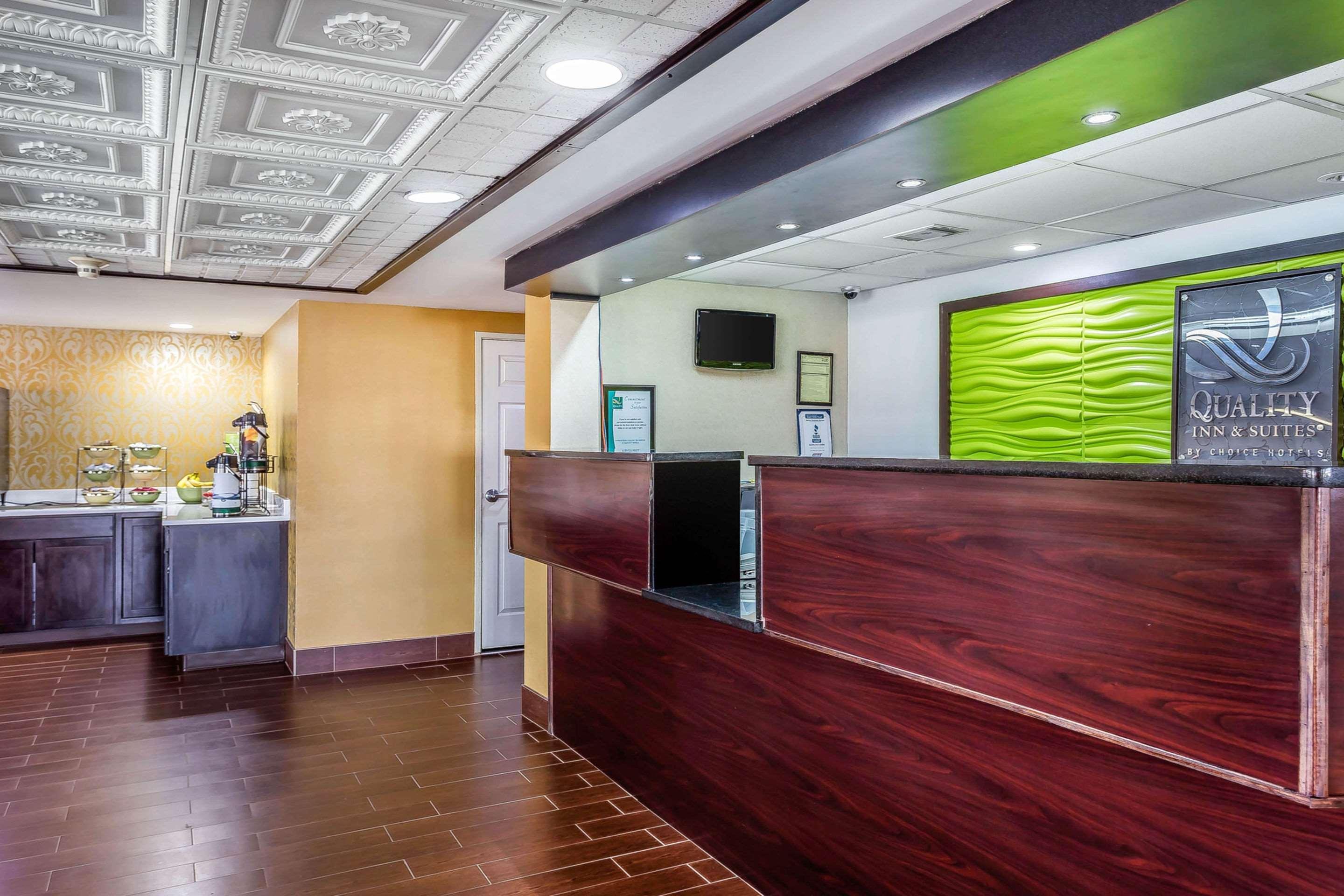 Quality Inn & Suites Near Robins Air Force Base Уорнер-Робинс Экстерьер фото