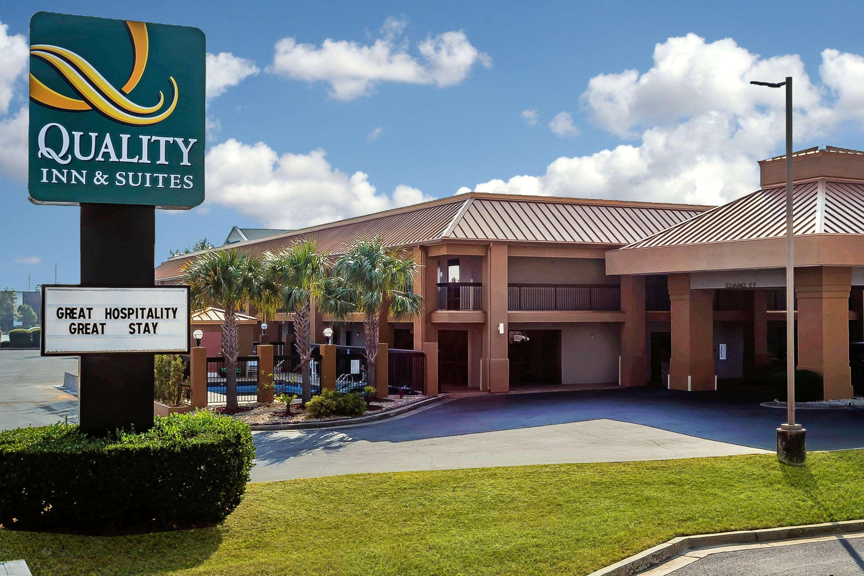 Quality Inn & Suites Near Robins Air Force Base Уорнер-Робинс Экстерьер фото