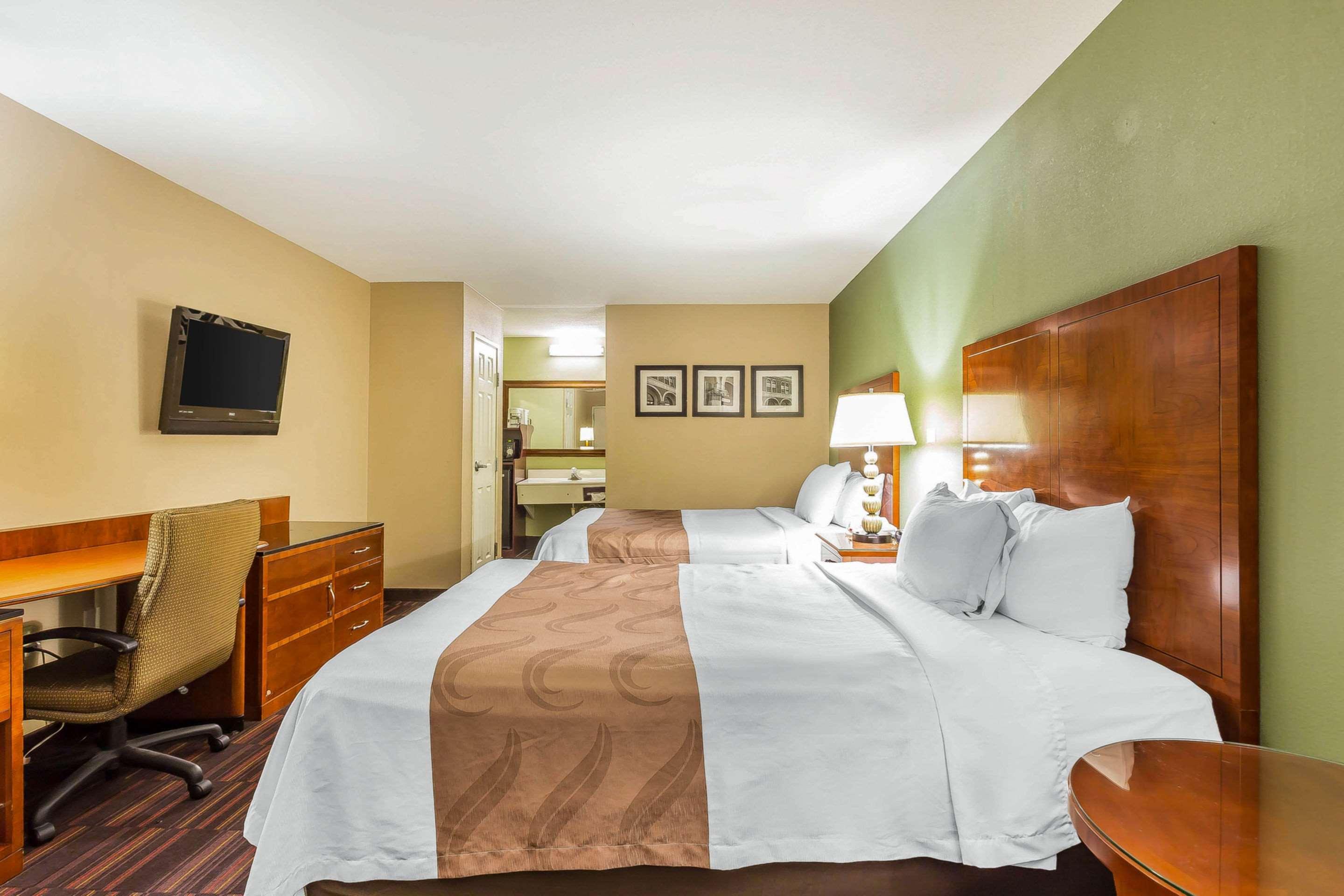 Quality Inn & Suites Near Robins Air Force Base Уорнер-Робинс Экстерьер фото