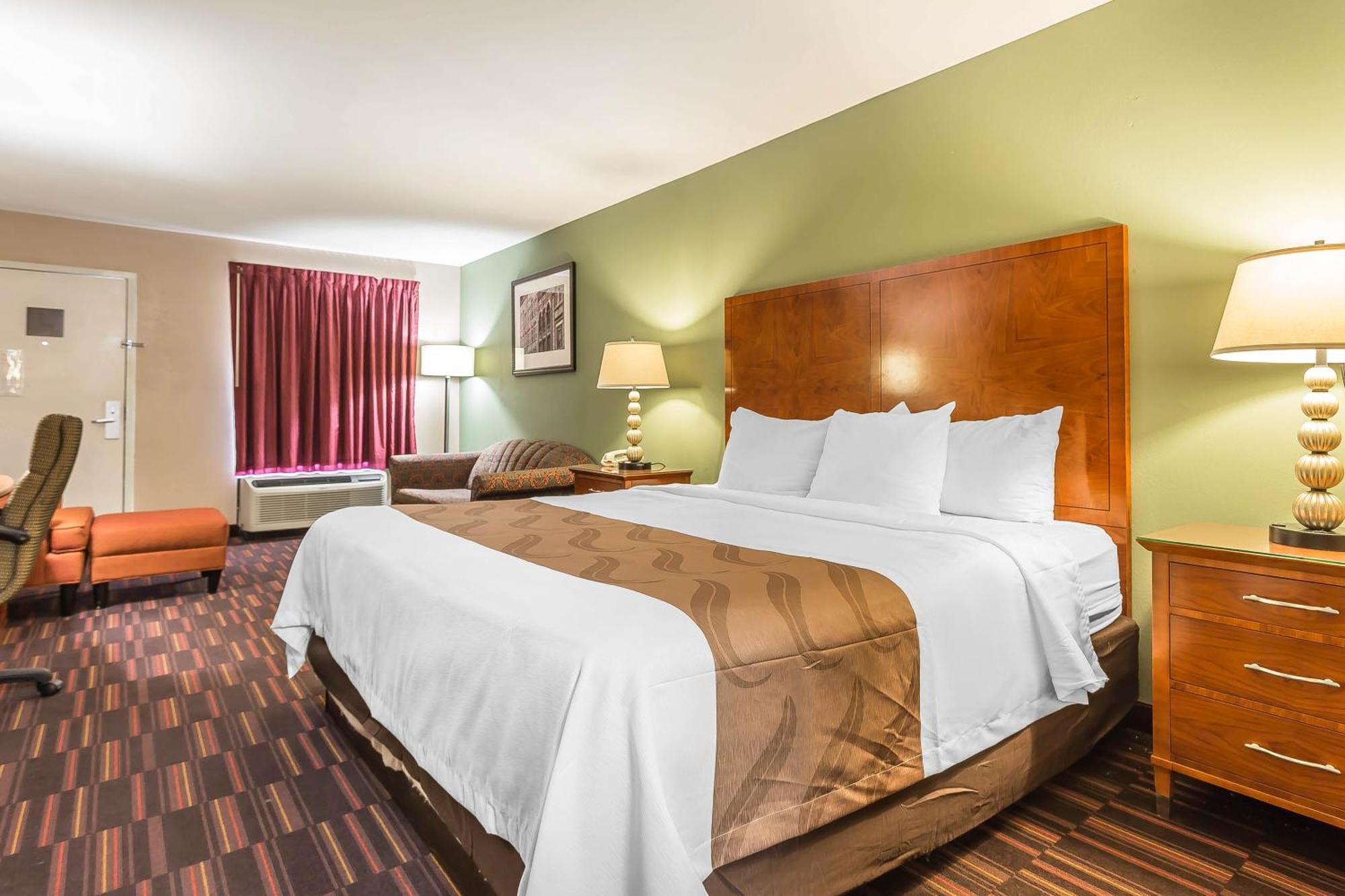 Quality Inn & Suites Near Robins Air Force Base Уорнер-Робинс Экстерьер фото