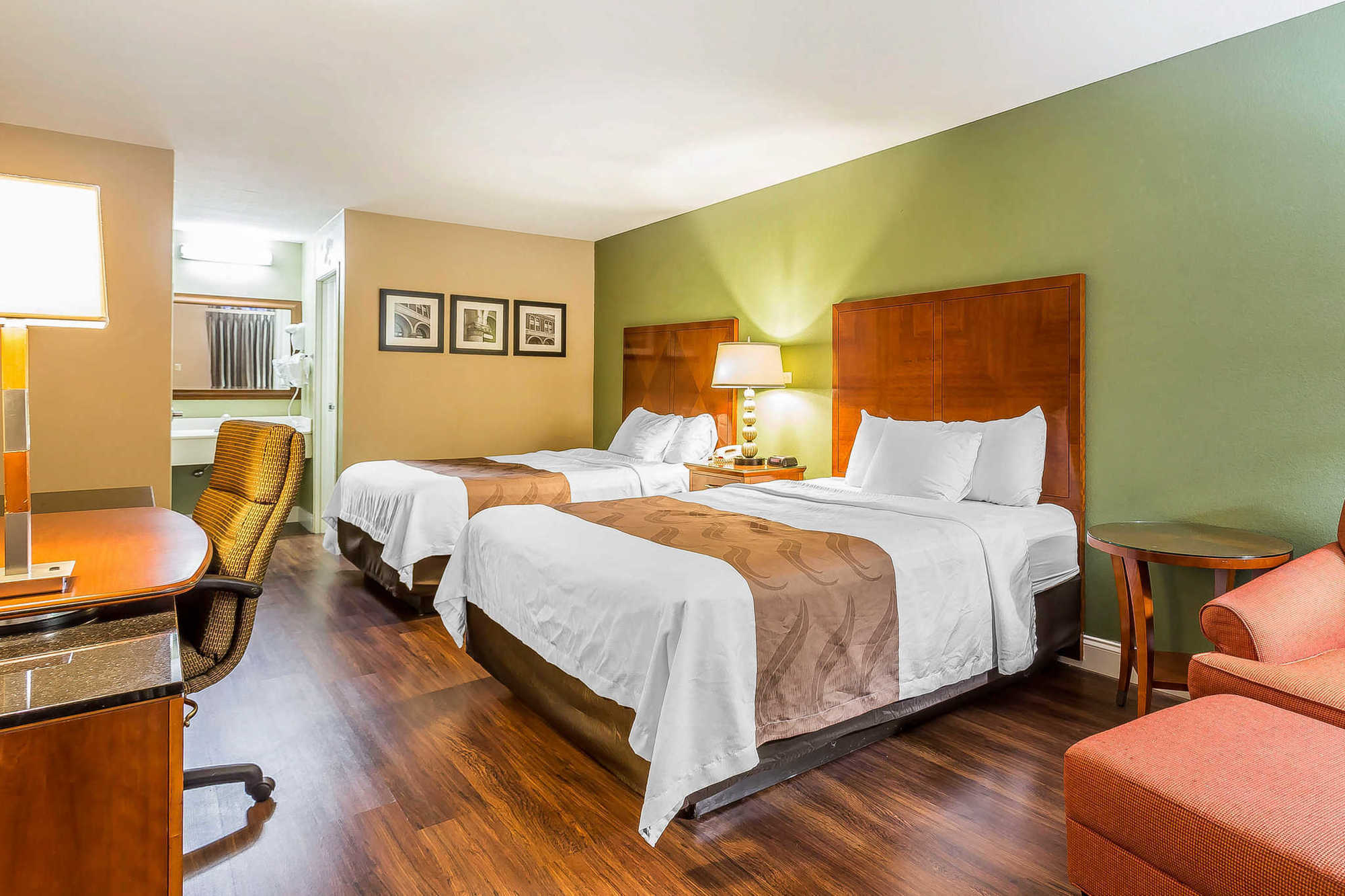 Quality Inn & Suites Near Robins Air Force Base Уорнер-Робинс Номер фото